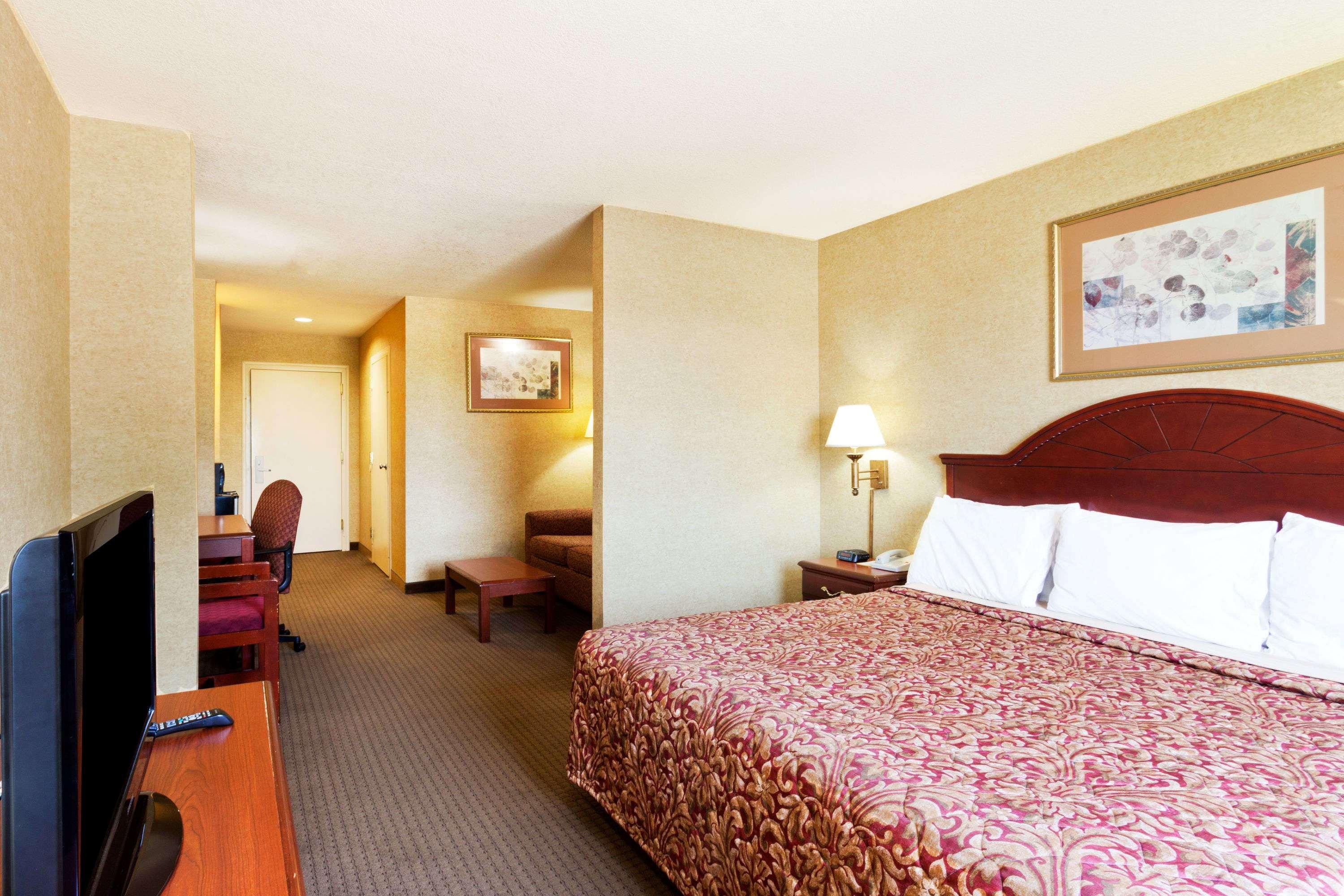 Days Inn & Suites By Wyndham Wynne Kültér fotó