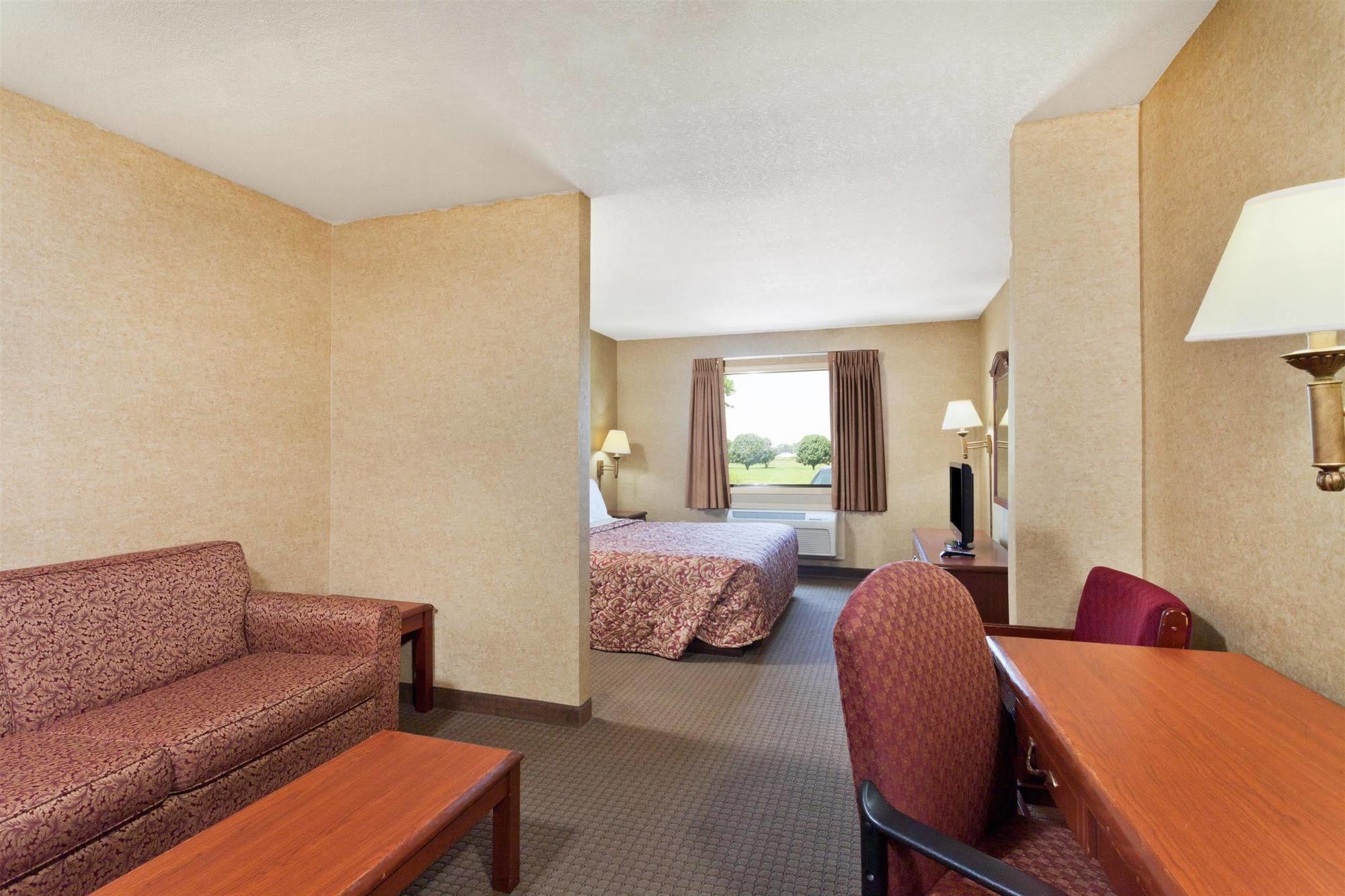 Days Inn & Suites By Wyndham Wynne Kültér fotó